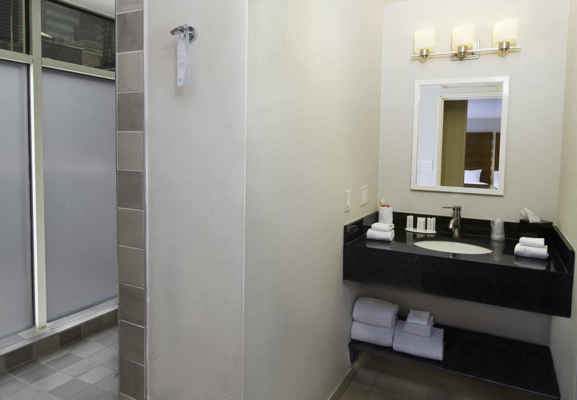 Fairfield Inn & Suites By Marriott New York Manhattan/Fifth Avenue Экстерьер фото